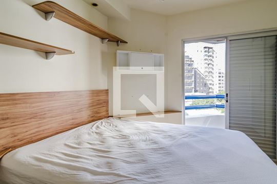 Suíte de apartamento para alugar com 1 quarto, 48m² em Pinheiros, São Paulo