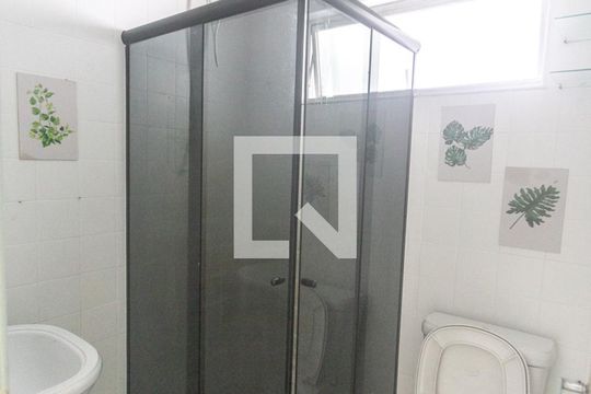 Banheiro social de apartamento para alugar com 2 quartos, 65m² em Vila Campestre, São Bernardo do Campo