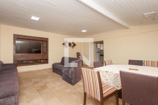 Sala de apartamento para alugar com 2 quartos, 109m² em Vila Júlia, Guarujá