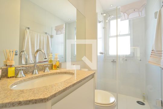 Banheiro Social de apartamento à venda com 2 quartos, 54m² em Vila da Saúde, São Paulo