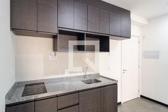 Cozinha de apartamento para alugar com 1 quarto, 29m² em Vila Santa Catarina, São Paulo