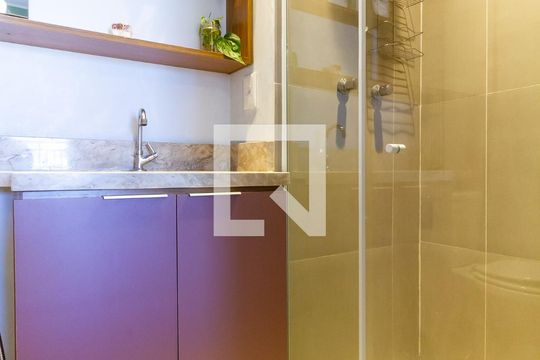 Banheiro de kitnet/studio à venda com 1 quarto, 30m² em Bom Retiro, São Paulo