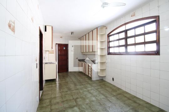 Cozinha de casa de condomínio à venda com 4 quartos, 230m² em Anil, Rio de Janeiro