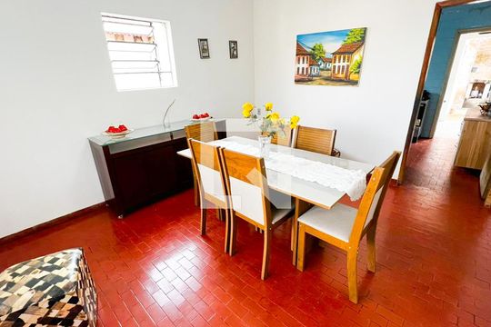 Sala de casa à venda com 3 quartos, 500m² em São Francisco, Belo Horizonte