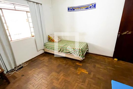 Quarto  de casa à venda com 3 quartos, 500m² em São Francisco, Belo Horizonte