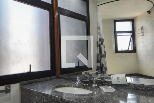 Banheiro  de apartamento à venda com 1 quarto, 48m² em Cidade Monções, São Paulo