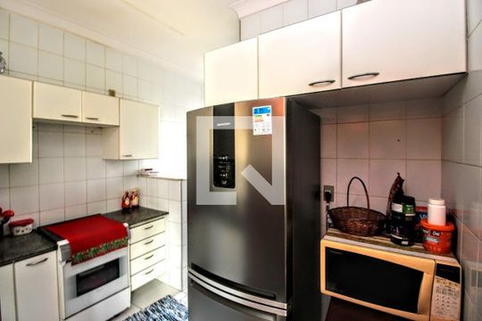 Cozinha de apartamento à venda com 3 quartos, 90m² em Grajaú, Belo Horizonte