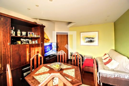 Sala de apartamento à venda com 3 quartos, 90m² em Grajaú, Belo Horizonte