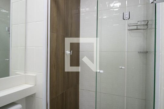Banheiro de apartamento à venda com 2 quartos, 43m² em Jardim Helena, São Paulo