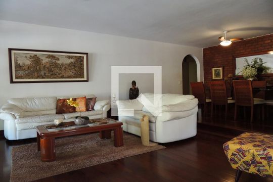 Sala de casa à venda com 4 quartos, 650m² em Jacarepaguá, Rio de Janeiro