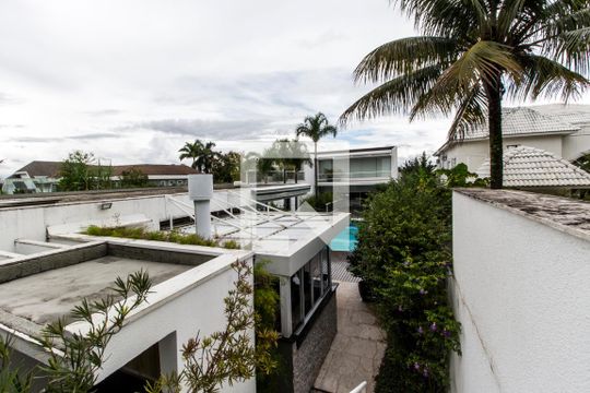 Vista de casa de condomínio à venda com 5 quartos, 1100m² em Tamboré, Santana de Parnaíba