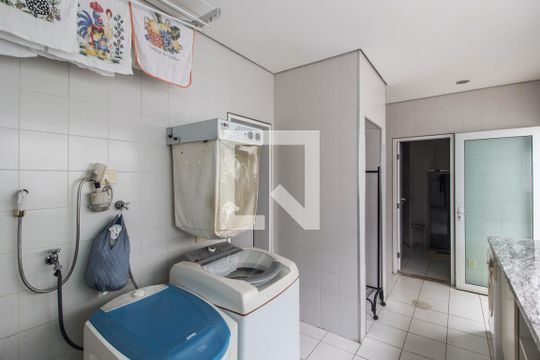 Área de Serviço de casa de condomínio à venda com 5 quartos, 1100m² em Tamboré, Santana de Parnaíba