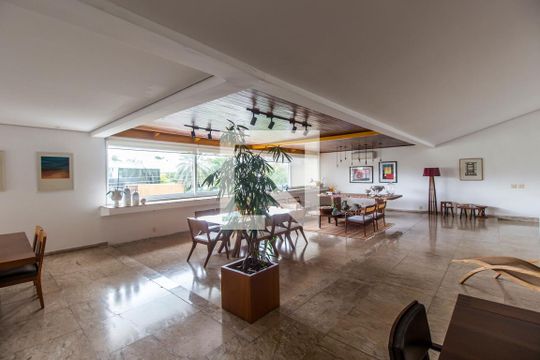 Sala de casa de condomínio à venda com 5 quartos, 1100m² em Tamboré, Santana de Parnaíba