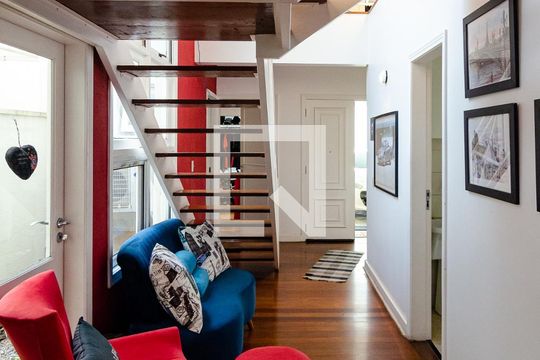 Sala de casa de condomínio à venda com 4 quartos, 270m² em Vila Nova Caledonia, São Paulo