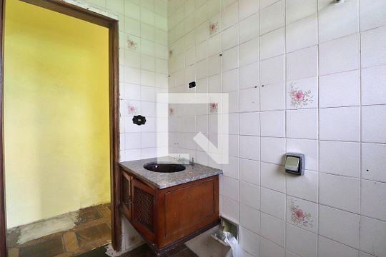 Banheiro de casa para alugar com 1 quarto, 60m² em Jardim Sônia Maria, Santo André