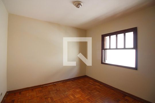 Quarto 2 de casa para alugar com 2 quartos, 350m² em Taboão, São Bernardo do Campo