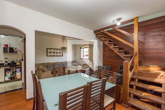 Casa à venda com 5 quartos, 463m² em Cinquentenário, Belo Horizonte