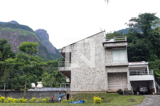 Fachada de casa à venda com 4 quartos, 500m² em Itanhangá, Rio de Janeiro