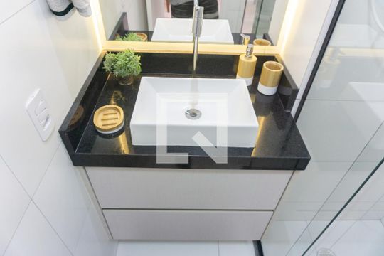 Banheiro de apartamento para alugar com 1 quarto, 35m² em Bela Vista, São Paulo