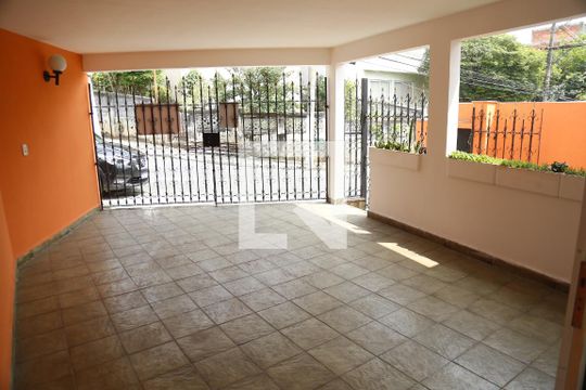 Garagem de casa à venda com 4 quartos, 155m² em Piqueri, São Paulo