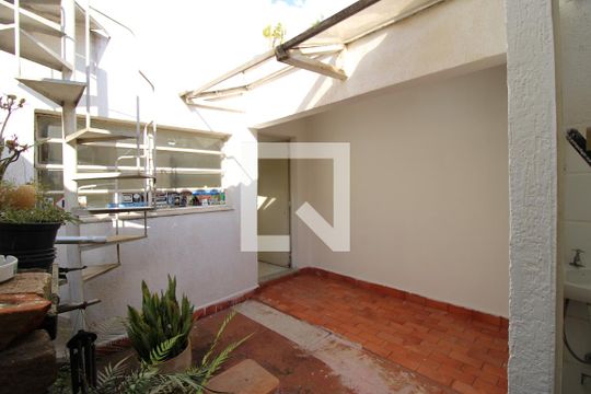 Quintal de casa para alugar com 1 quarto, 100m² em Lapa, São Paulo