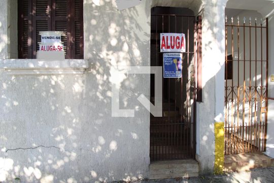 Fachada de casa para alugar com 1 quarto, 100m² em Lapa, São Paulo