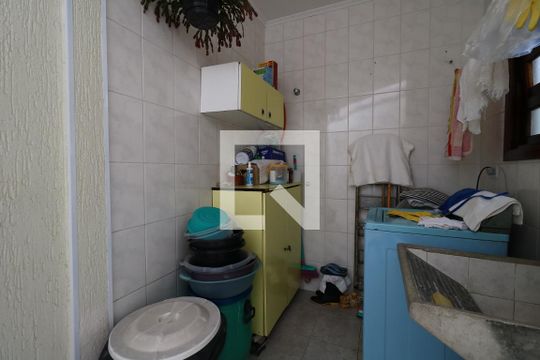 Área de Serviço de casa à venda com 4 quartos, 258m² em Vila Valparaíso, Santo André