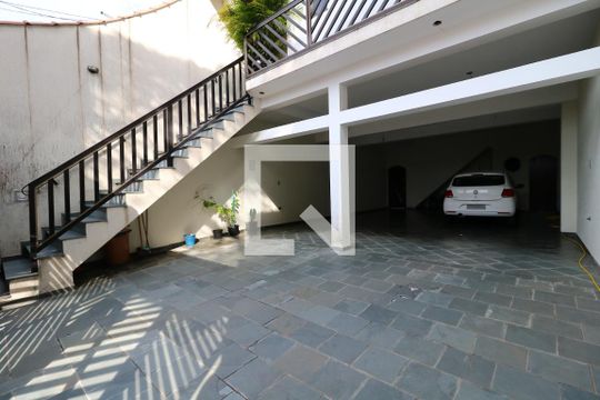 Garagem de casa à venda com 4 quartos, 258m² em Vila Valparaíso, Santo André