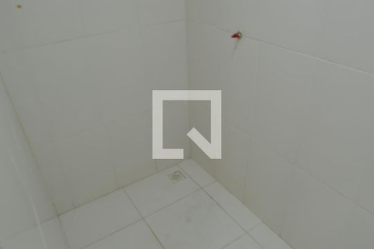 Banheiro de casa de condomínio para alugar com 4 quartos, 120m² em Taquara, Rio de Janeiro
