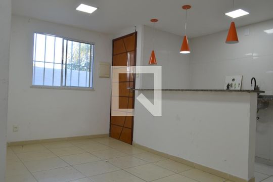 Sala de casa de condomínio à venda com 4 quartos, 120m² em Taquara, Rio de Janeiro
