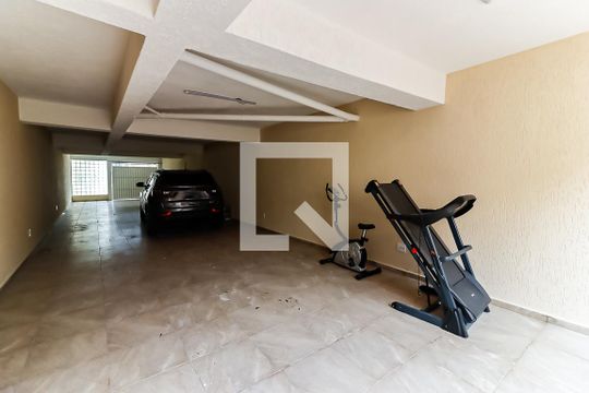 Garagem de casa para alugar com 3 quartos, 170m² em Vila Santa Maria, São Paulo
