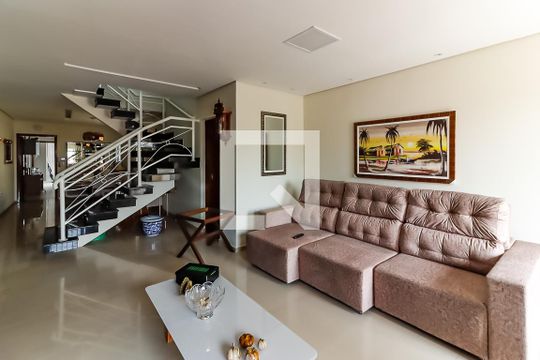 Sala de casa para alugar com 3 quartos, 170m² em Vila Santa Maria, São Paulo