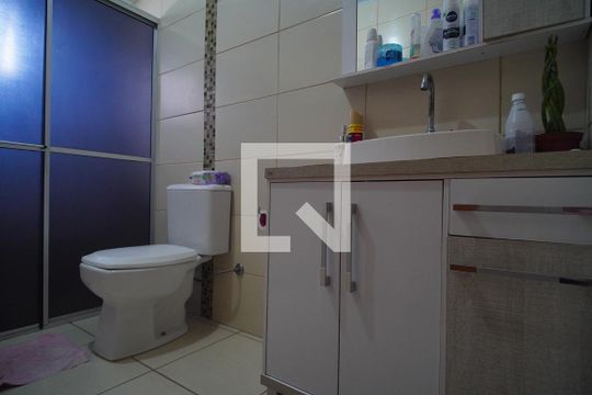 Banheiro de casa à venda com 3 quartos, 264m² em Vila Nova, Novo Hamburgo