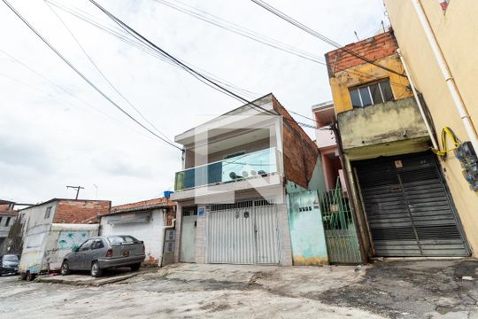 Fachada de casa à venda com 2 quartos, 180m² em Cidade Antônio Estêvão de Carvalho, São Paulo