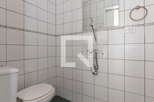 Lavabo de apartamento para alugar com 2 quartos, 100m² em Jardim Guapituba, Mauá