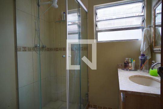 Banheiro  de apartamento à venda com 3 quartos, 95m² em Sarandi, Porto Alegre