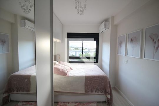 Quarto de apartamento para alugar com 1 quarto, 54m² em Jardim Botânico, Porto Alegre