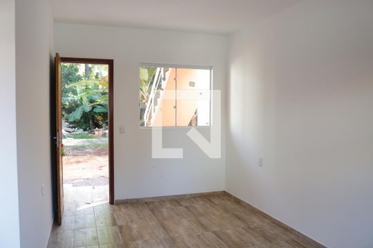 Sala de casa para alugar com 1 quarto, 44m² em São João do Rio Vermelho, Florianópolis