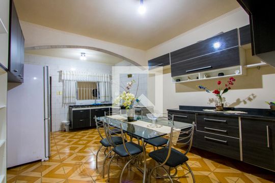 Cozinha 1 de casa à venda com 2 quartos, 150m² em Jardim Marek, Santo André