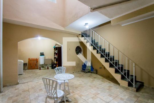 Quintal de casa à venda com 2 quartos, 150m² em Jardim Marek, Santo André