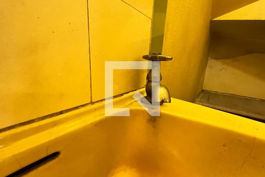 Lavabo de casa para alugar com 4 quartos, 160m² em Saúde, São Paulo