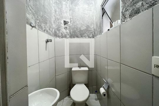 Banheiro Social de casa à venda com 1 quarto, 70m² em Barra Funda, São Paulo