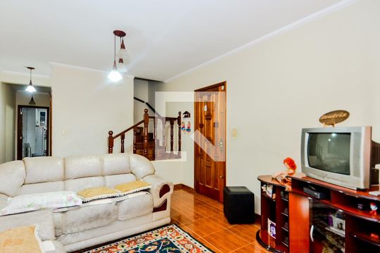 Sala de casa para alugar com 4 quartos, 280m² em Jardim Valeria, Guarulhos