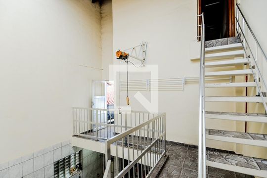 Área de Serviço de casa para alugar com 4 quartos, 280m² em Jardim Valeria, Guarulhos