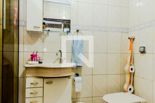 Banheiro da Suíte de casa para alugar com 4 quartos, 280m² em Jardim Valeria, Guarulhos
