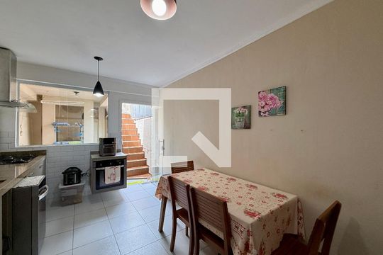 Cozinha   de casa para alugar com 3 quartos, 120m² em Vila Socorro, São Paulo
