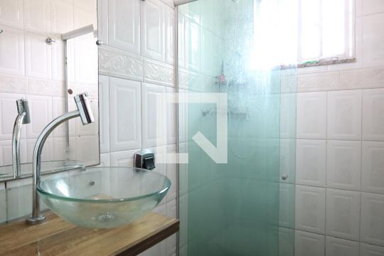 Banheiro de casa à venda com 4 quartos, 208m² em Camargos, Belo Horizonte