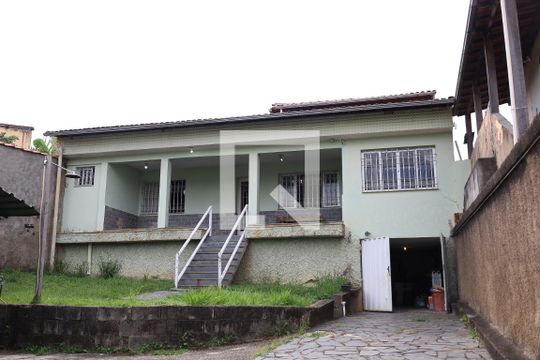Casa à venda com 4 quartos, 208m² em Camargos, Belo Horizonte
