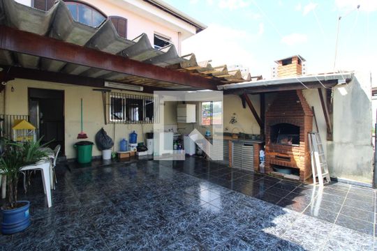 Área dos fundos - Churrasqueira de casa à venda com 4 quartos, 270m² em Jardim Santa Cruz (campo Grande), São Paulo