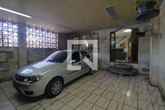 Garagem de casa à venda com 4 quartos, 270m² em Jardim Santa Cruz (campo Grande), São Paulo